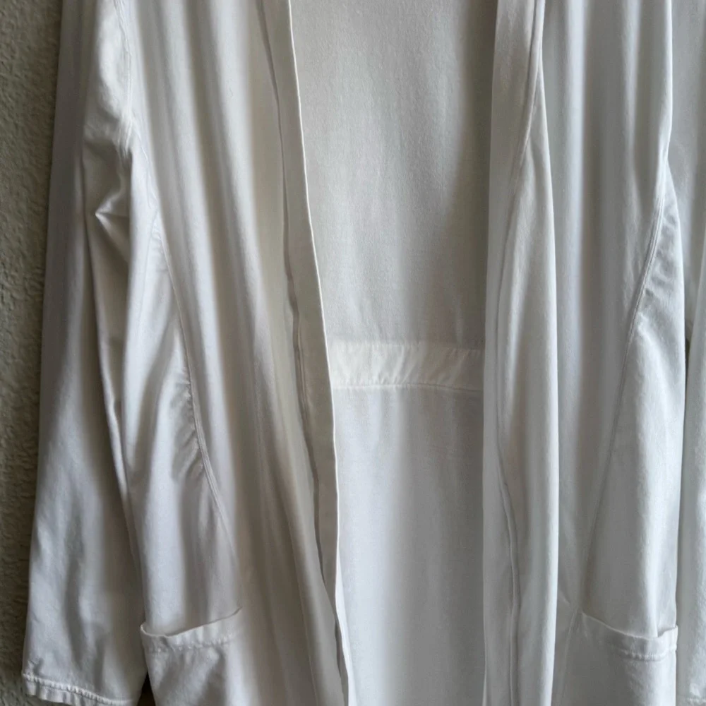 NAKED Robe - Picture 3 of 10